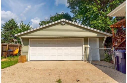 2235 S Willard Avenue, Janesville, WI 53546