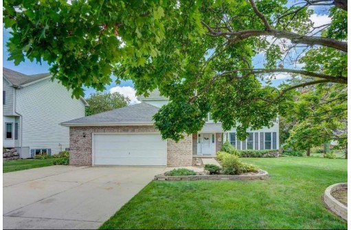 2904 Ivanhoe Glen, Fitchburg, WI 53711