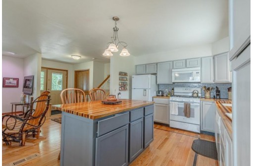 608 Meadowview Lane, Lodi, WI 53555