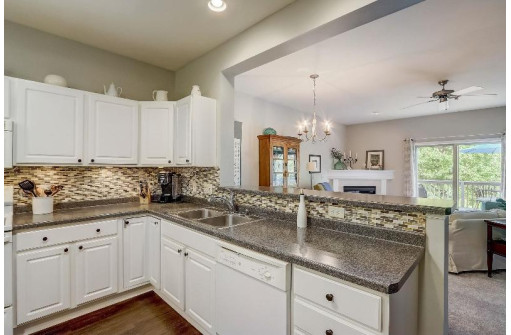 2945 Kentville Drive, Sun Prairie, WI 53590