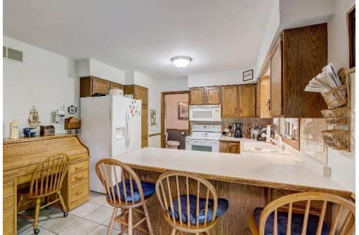 2901 Muir Field Road, Madison, WI 53719-1442