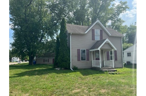 403 W Chestnut Street, Baraboo, WI 53913