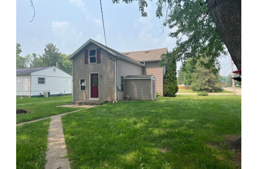 403 W Chestnut Street, Baraboo, WI 53913