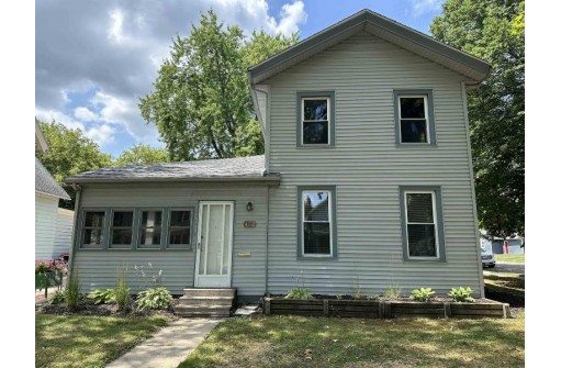 402 Lincoln Street, Janesville, WI 53548