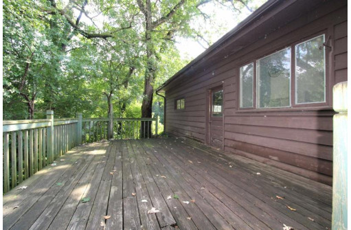 2233 S Pow Wow Trail, Beloit, WI 53511