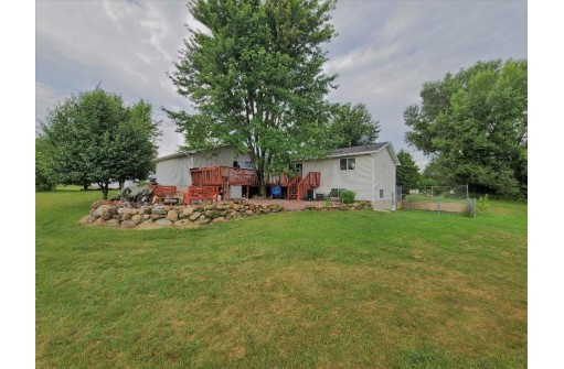 592 Bauer Lane, Rio, WI 53960