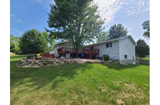 592 Bauer Lane, Rio, WI 53960