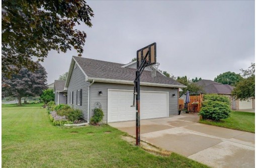 601 King Street, Stoughton, WI 53589-2384