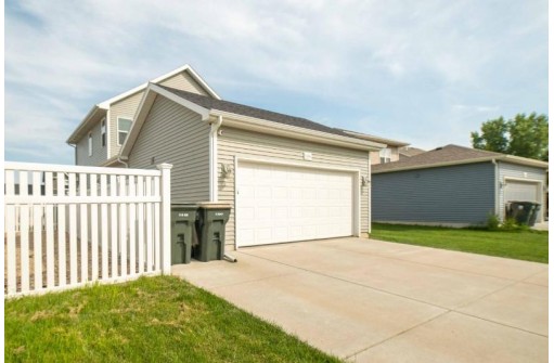 1478 Thoreau Drive, Sun Prairie, WI 53590