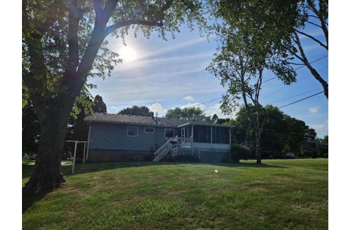 1125 W Circle Drive, Beaver Dam, WI 53916