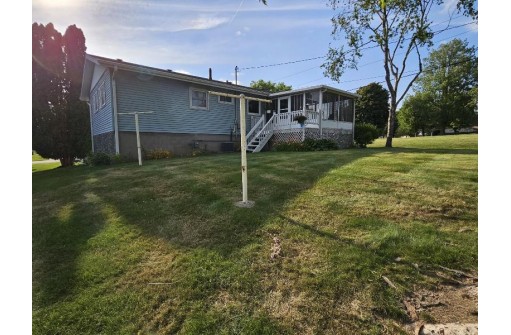 1125 W Circle Drive, Beaver Dam, WI 53916