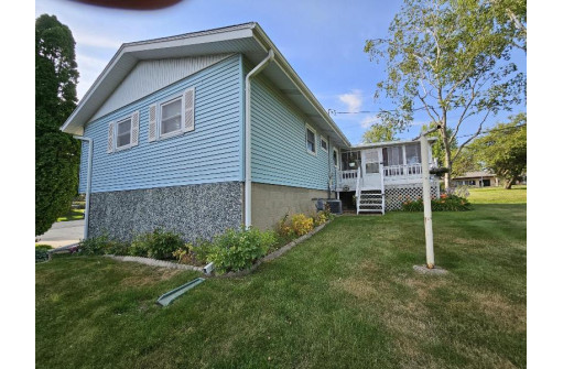 1125 W Circle Drive, Beaver Dam, WI 53916