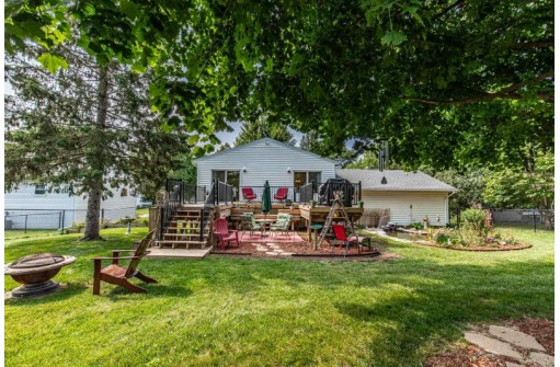 6910 Donna Drive, Middleton, WI 53562