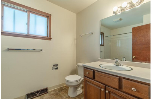 33-37 W Klubertanz Drive, Sun Prairie, WI 53590