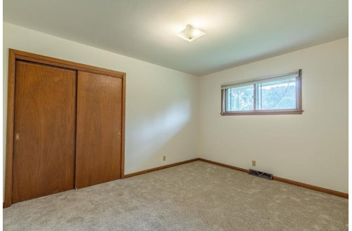 33-37 W Klubertanz Drive, Sun Prairie, WI 53590