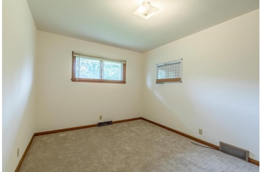 33-37 W Klubertanz Drive, Sun Prairie, WI 53590