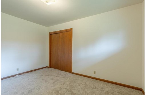 33-37 W Klubertanz Drive, Sun Prairie, WI 53590