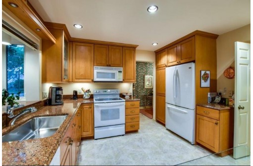 143 Pine Ridge Trail, Madison, WI 53717