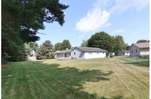 3432 Berkshire Road, Janesville, WI 53546