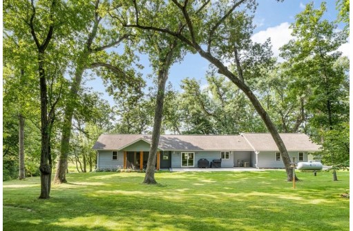 N6640 Highway 49, Green Lake, WI 54941