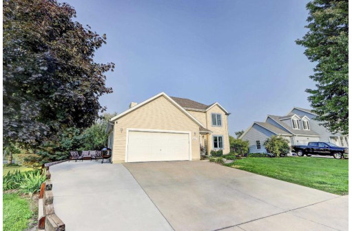 1017 Virgin Lake Drive, Stoughton, WI 53589