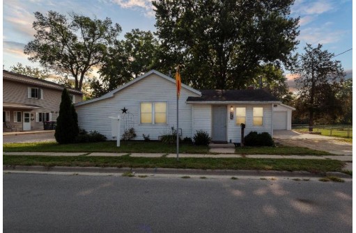 214 N Madison Street, Evansville, WI 53536