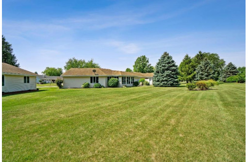 4019 Dorchester Drive, Janesville, WI 53546