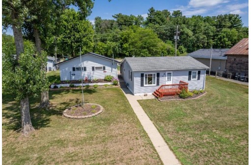 304 W Main Street, La Valle, WI 53941