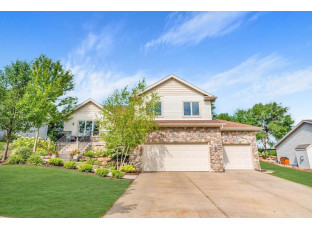 713 Stonefield Way Mount Horeb, WI 53572