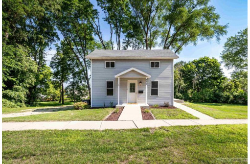 302 E High Street, Edgerton, WI 53534