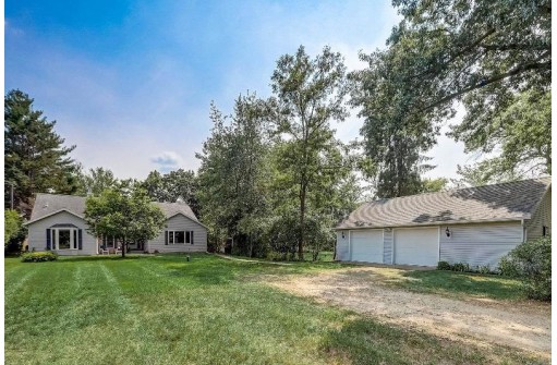 W10885 Tipperary Road, Poynette, WI 53955