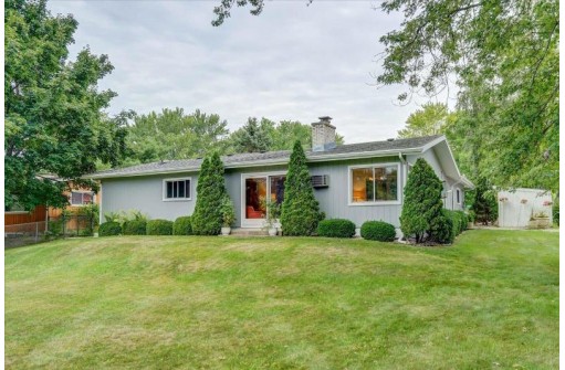 2002 Sheridan Drive, Madison, WI 53704-3843