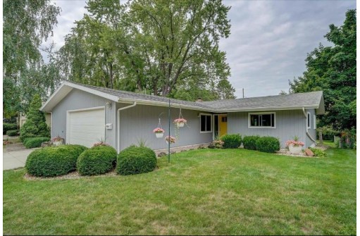 2002 Sheridan Drive, Madison, WI 53704-3843