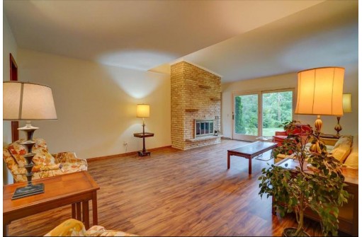 2002 Sheridan Drive, Madison, WI 53704-3843