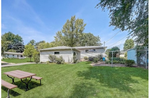 1901 Shelley Lane, Madison, WI 53704