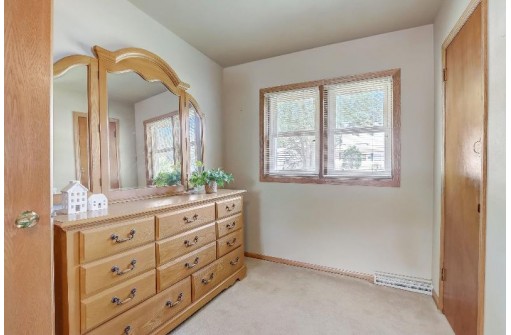 1901 Shelley Lane, Madison, WI 53704