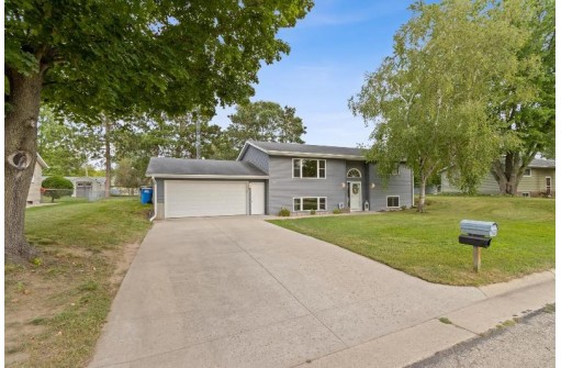 843 Suellen Lane, Portage, WI 53901