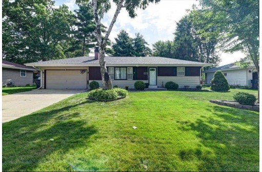 1818 Cottonwood Drive, Janesville, WI 53545