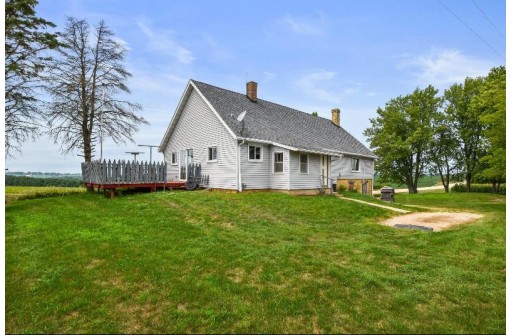 1096 County Road H, Mount Horeb, WI 53572