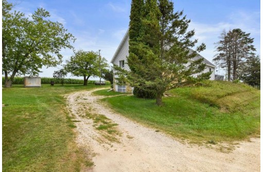 1096 County Road H, Mount Horeb, WI 53572