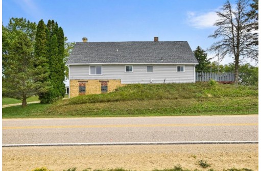 1096 County Road H, Mount Horeb, WI 53572