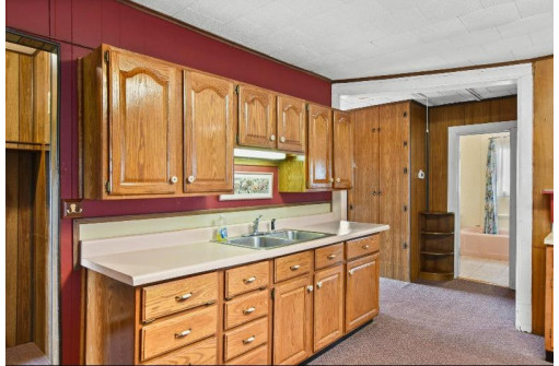 1096 County Road H, Mount Horeb, WI 53572