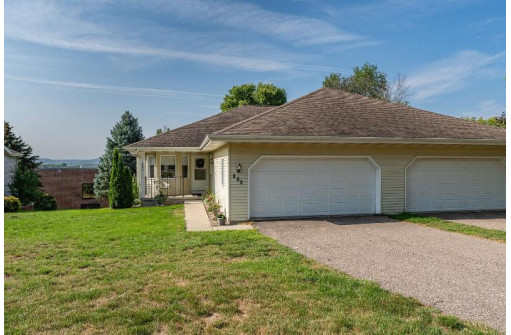 882 Iroquois Circle, Baraboo, WI 53913