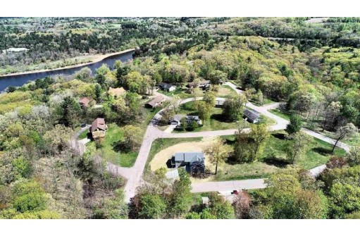 66 Wild Turkey Road, Baraboo, WI 53913