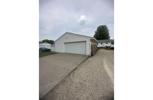 715 N Michigan Street, Prairie Du Chien, WI 53821-1014