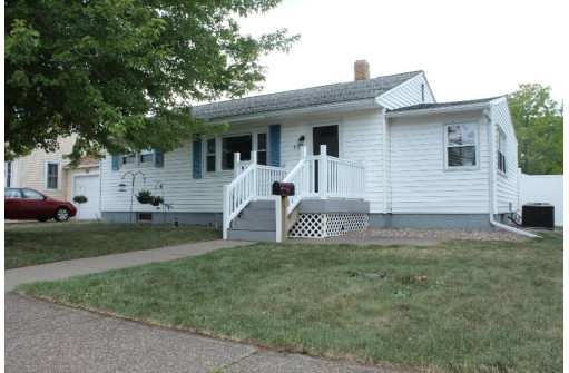 715 N Michigan Street, Prairie Du Chien, WI 53821-1014