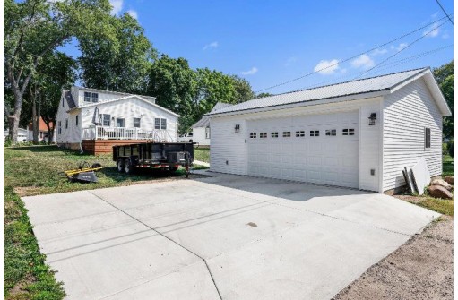 408 10th Street, Baraboo, WI 53913