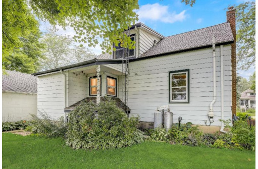 110 2nd Street, Friesland, WI 53935