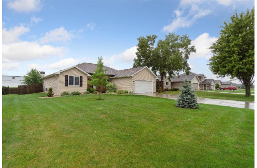 1208 Bruin Lane, Janesville, WI 53545