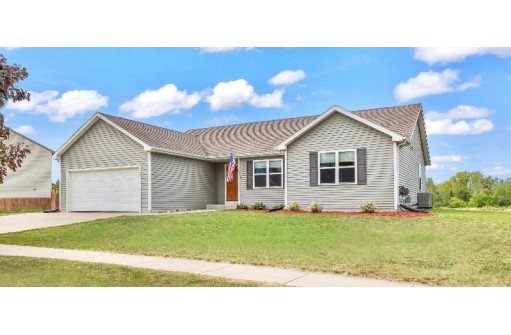 400 Whispering Way, Johnson Creek, WI 53038-9487